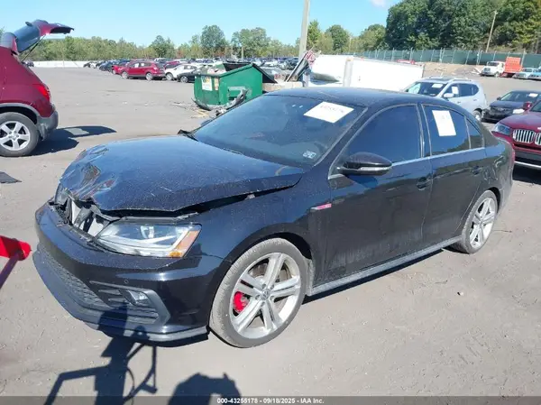 3VW5T7AJ4HM365431 2017 VOLKSWAGEN JETTA - Image 2