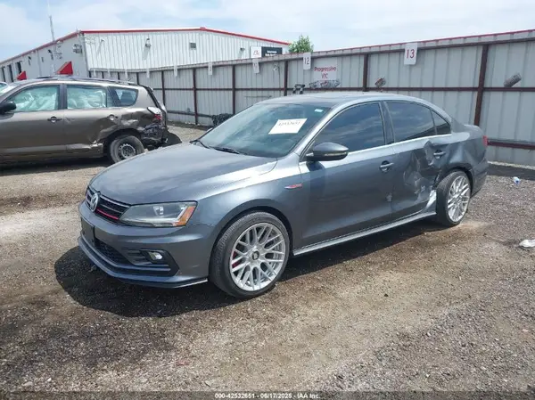 3VW5T7AJ5HM332163 2017 VOLKSWAGEN JETTA - Image 2