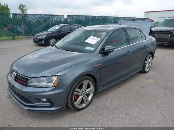 3VW5T7AJ7HM318507 2017 VOLKSWAGEN JETTA - Image 2