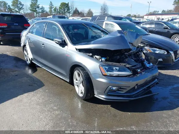 3VW5T7AJ8HM271620 2017 VOLKSWAGEN JETTA - Image 1