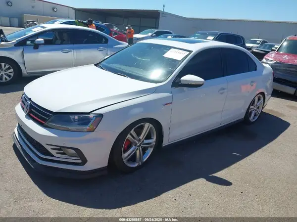 3VW5T7AJ8HM280611 2017 VOLKSWAGEN JETTA - Image 2