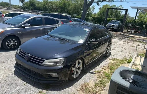 3VW5T7AJ9HM330125 2017 VOLKSWAGEN JETTA - Image 2