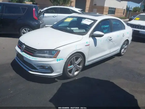 3VW5T7AJXHM290010 2017 VOLKSWAGEN JETTA - Image 2