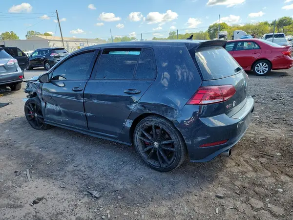 3VW5T7AU0KM008006 2019 VOLKSWAGEN GTI - Image 2