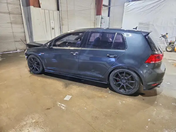 3VW5T7AU1GM024593 2016 VOLKSWAGEN GTI - Image 2
