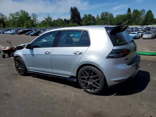 3VW5T7AU1HM033165 2017 VOLKSWAGEN GTI - Image 2