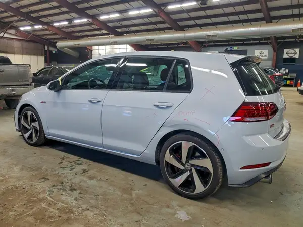 3VW5T7AU1KM024540 2019 VOLKSWAGEN GTI - Image 2