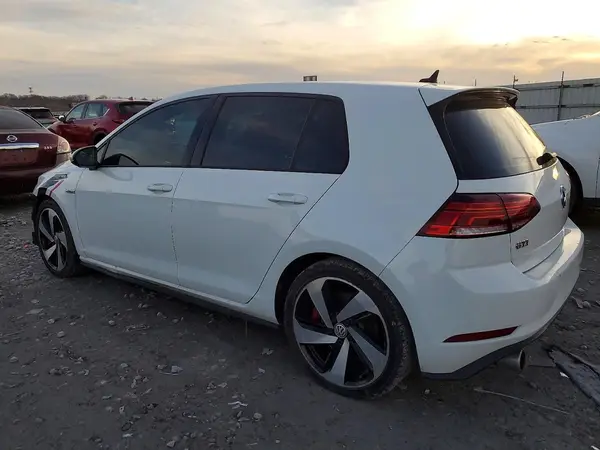 3VW5T7AU1KM025803 2019 VOLKSWAGEN GTI - Image 2