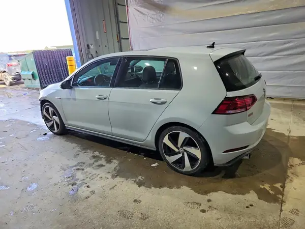 3VW5T7AU1KM031956 2019 VOLKSWAGEN GTI - Image 2
