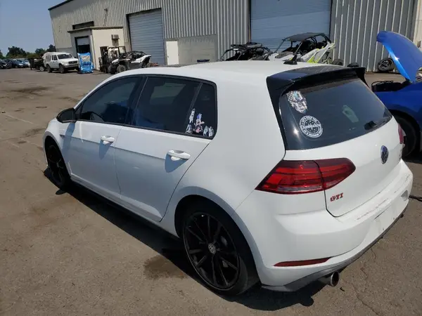 3VW5T7AU1MM010690 2021 VOLKSWAGEN GTI - Image 2