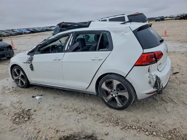 3VW5T7AU2GM018835 2016 VOLKSWAGEN GTI - Image 2