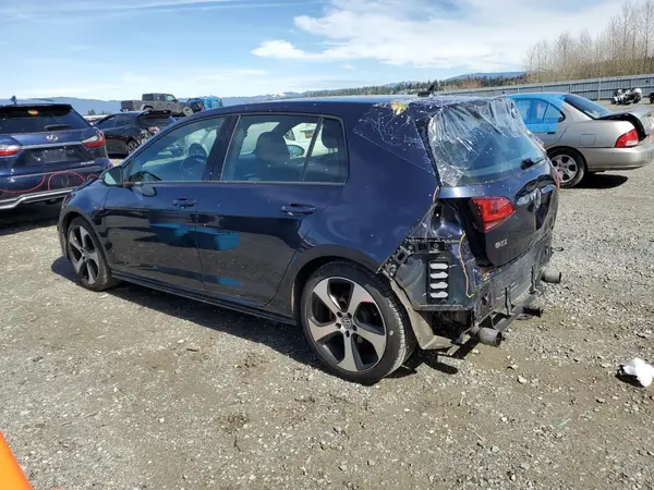 3VW5T7AU2HM003138 2017 VOLKSWAGEN GTI - Image 2