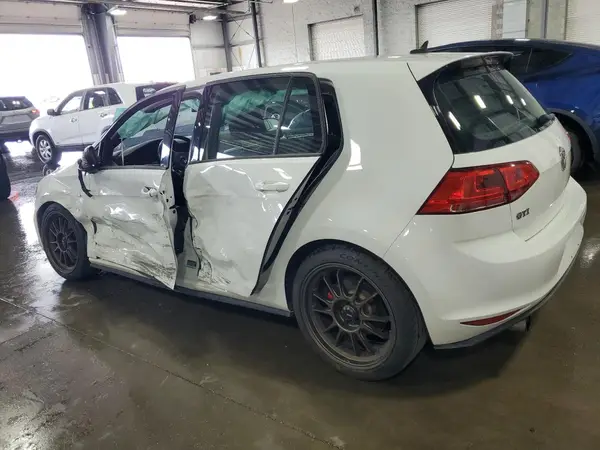 3VW5T7AU2HM043476 2017 VOLKSWAGEN GTI - Image 2