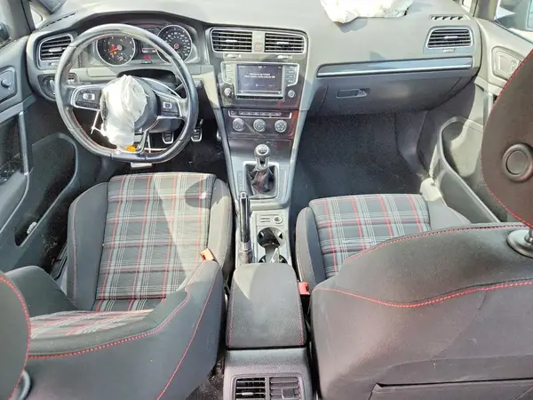3VW5T7AU2HM065459 2017 VOLKSWAGEN GTI - Image 8