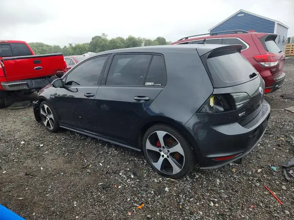 3VW5T7AU2HM074047 2017 VOLKSWAGEN GTI - Image 2
