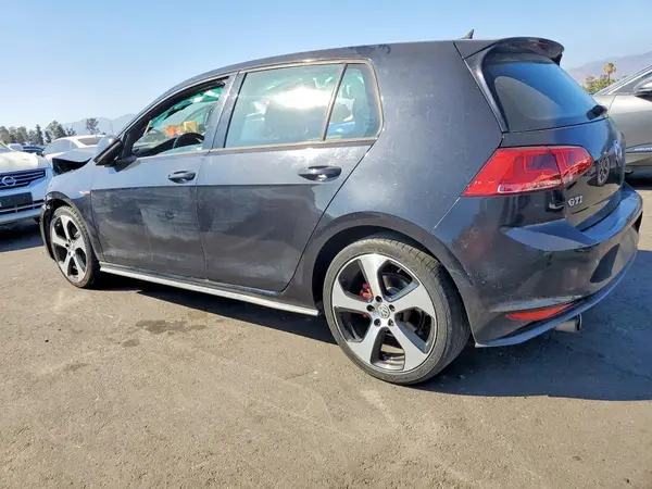3VW5T7AU2HM076025 2017 VOLKSWAGEN GTI - Image 2