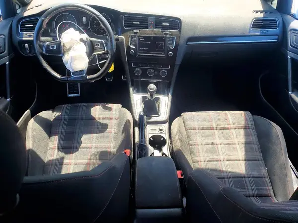 3VW5T7AU2HM076025 2017 VOLKSWAGEN GTI - Image 8