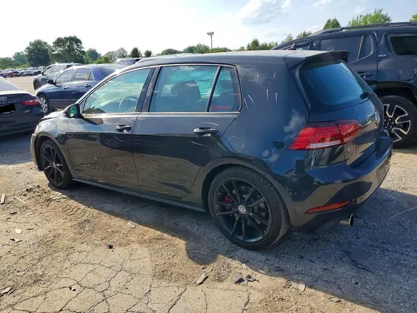 3VW5T7AU2KM005592 2019 VOLKSWAGEN GTI - Image 2