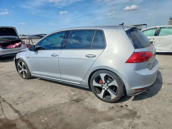 3VW5T7AU3GM039581 2016 VOLKSWAGEN GTI - Image 2