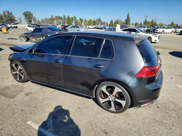3VW5T7AU3HM010888 2017 VOLKSWAGEN GTI - Image 2