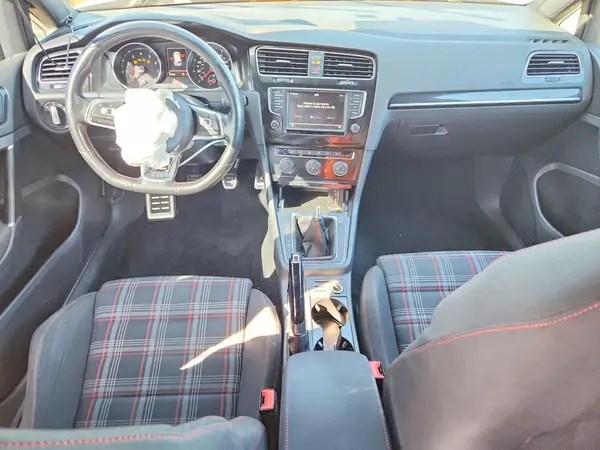 3VW5T7AU3HM010888 2017 VOLKSWAGEN GTI - Image 8