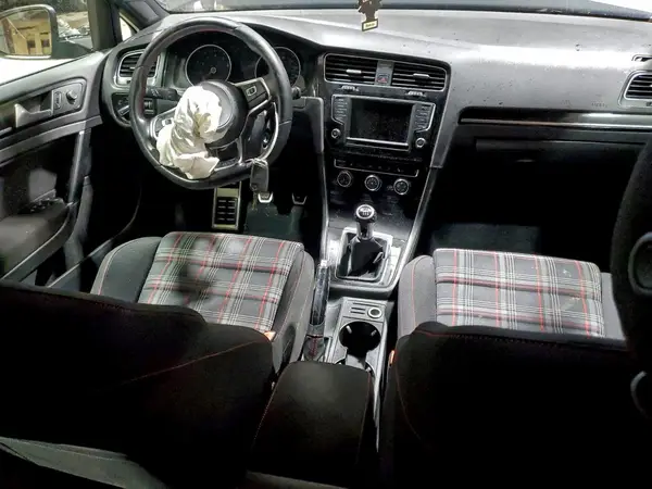 3VW5T7AU3HM064210 2017 VOLKSWAGEN GTI - Image 8