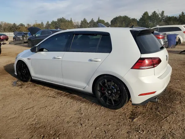 3VW5T7AU3KM015810 2019 VOLKSWAGEN GTI - Image 2
