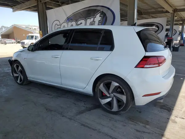 3VW5T7AU3KM018304 2019 VOLKSWAGEN GTI - Image 2