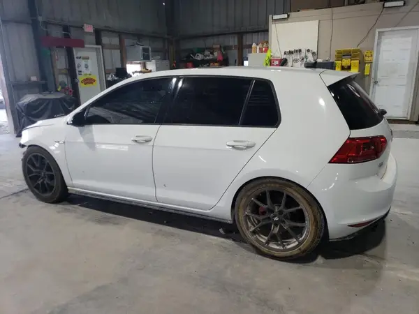 3VW5T7AU4GM006282 2016 VOLKSWAGEN GTI - Image 2