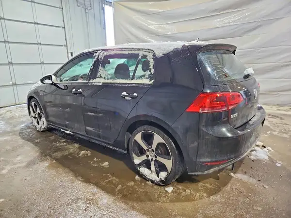 3VW5T7AU4GM065882 2016 VOLKSWAGEN GTI - Image 2