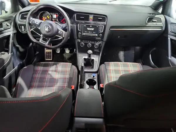 3VW5T7AU4GM065882 2016 VOLKSWAGEN GTI - Image 8