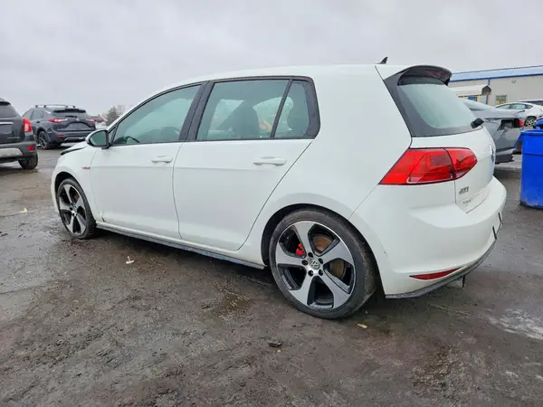 3VW5T7AU4HM004520 2017 VOLKSWAGEN GTI - Image 2