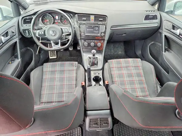3VW5T7AU4HM004520 2017 VOLKSWAGEN GTI - Image 8