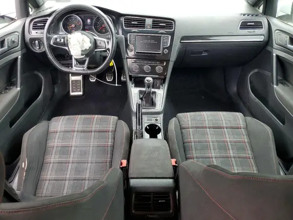 3VW5T7AU4HM017221 2017 VOLKSWAGEN GTI - Image 8