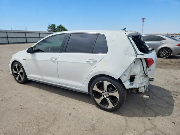 3VW5T7AU4HM042927 2017 VOLKSWAGEN GTI - Image 2