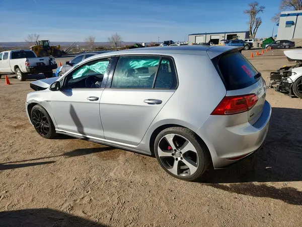 3VW5T7AU4HM064507 2017 VOLKSWAGEN GTI - Image 2