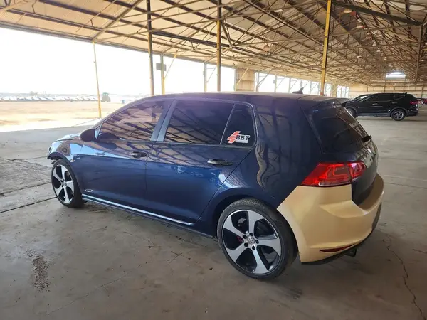 3VW5T7AU4HM068217 2017 VOLKSWAGEN GTI - Image 2