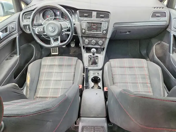 3VW5T7AU4HM070856 2017 VOLKSWAGEN GTI - Image 8