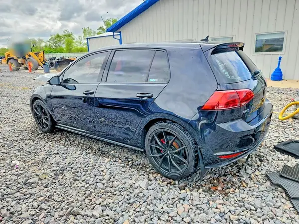 3VW5T7AU5GM034270 2016 VOLKSWAGEN GTI - Image 2