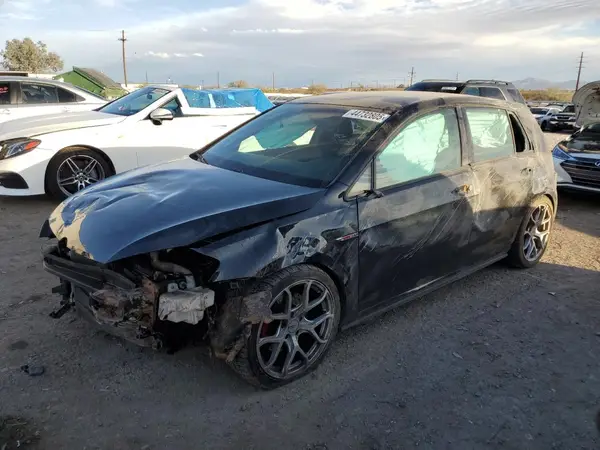 3VW5T7AU5GM047021 2016 VOLKSWAGEN GTI - Image 1