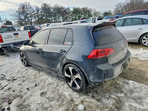 3VW5T7AU5HM001142 2017 VOLKSWAGEN GTI - Image 2