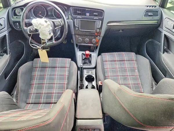 3VW5T7AU5HM001142 2017 VOLKSWAGEN GTI - Image 8