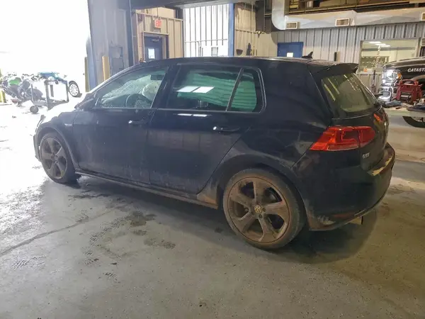 3VW5T7AU6GM028493 2016 VOLKSWAGEN GTI - Image 2