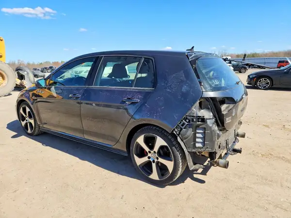 3VW5T7AU6GM061865 2016 VOLKSWAGEN GTI - Image 2