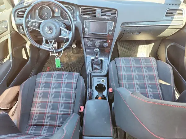 3VW5T7AU6GM061865 2016 VOLKSWAGEN GTI - Image 8