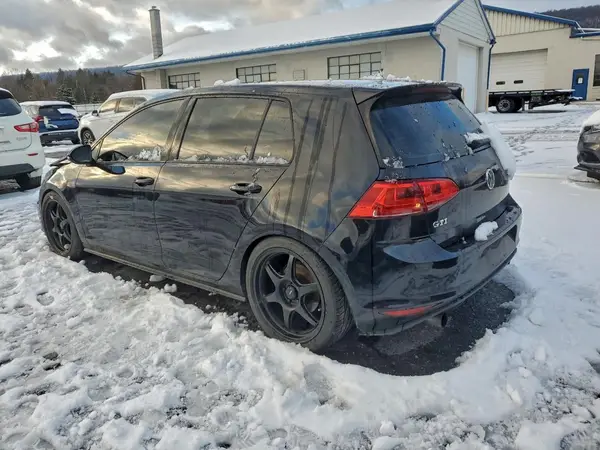 3VW5T7AU6GM068069 2016 VOLKSWAGEN GTI - Image 2