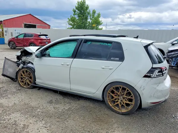 3VW5T7AU6HM003966 2017 VOLKSWAGEN GTI - Image 2