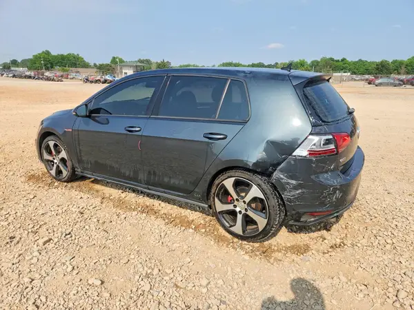 3VW5T7AU6HM028740 2017 VOLKSWAGEN GTI - Image 2