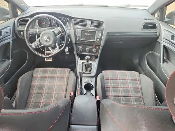3VW5T7AU6HM028740 2017 VOLKSWAGEN GTI - Image 8