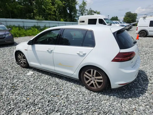 3VW5T7AU6HM035395 2017 VOLKSWAGEN GTI - Image 2